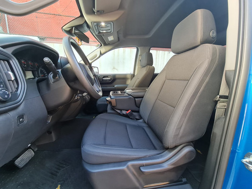 Chevrolet Silverado 5.3 V8 Custom Doble Cabina 4X4 At