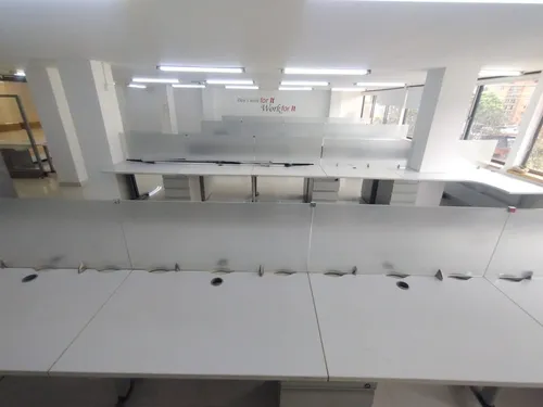 Oficina Amoblada Call Center 118m