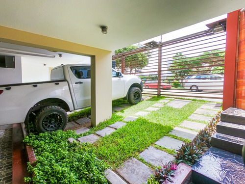 Imagen 26 de 26 de Venta De Hermoso Y Amplio Dpto. Duplex C/estac. En Urb. Vista Alegre Surco