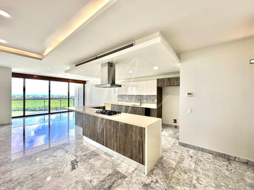 * Departamento En Venta En Puerto Cancun, Be Towers