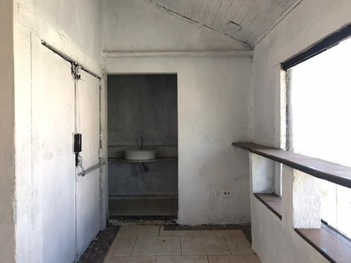 Imagem 9 de 15 de Loja À Venda Com Vista Para O Canal De Cabo Frio. Oportunidade! - Lo0035