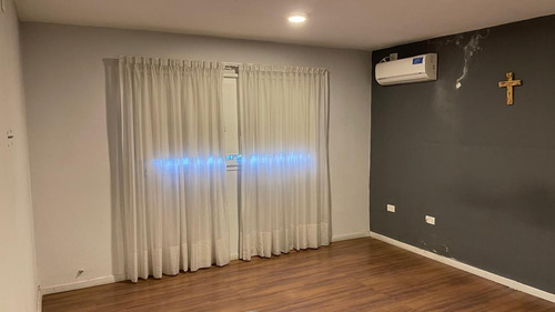 Unquillo , Venta ,hermosa Casa Dos Dormitorios , Cochera Y Piscina