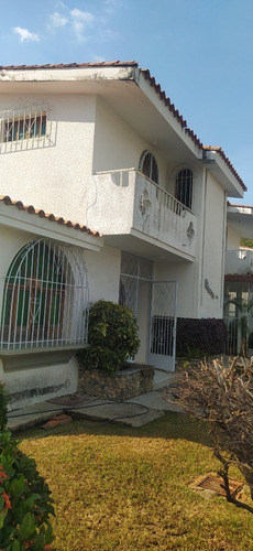 Imagen 9 de 10 de Venta De Amplia Casa De Esquina En La Viña Valencia Inc-139