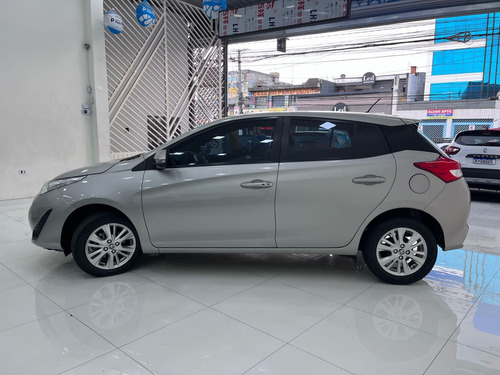 Toyota Yaris 1.3 16V FLEX XL PLUS TECH MULTIDRIVE