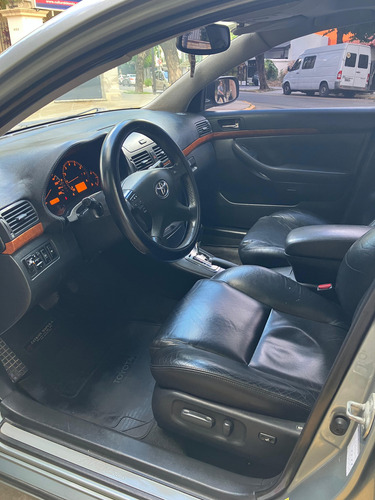 Toyota Avensis 2.0 At