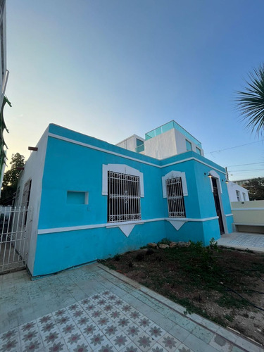 Casa Amueblada De 4 Recámaras Y Una Sola Planta, Barrio De Santiago