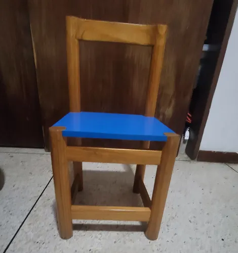 Mesa Infantil Con 2 Sillas (Usado)