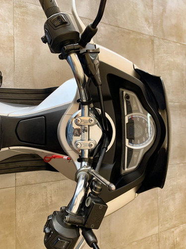 Imagem 4 de 7 de Honda Pcx 2017 Bem Conservada (rodrigo)