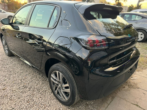Peugeot 208 Feline A/T