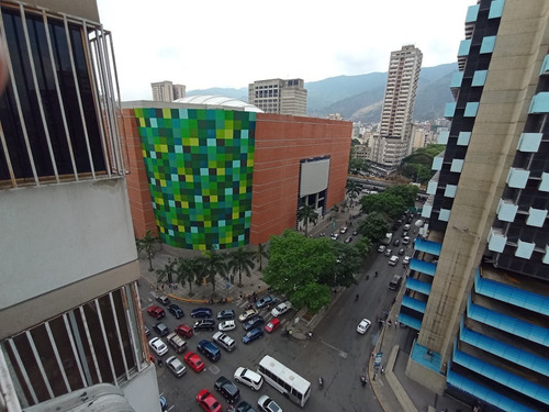Se Ofrece En Venta Comodo Y Centrico Apartamento Ubicado En Centro Parque Caracas La Candelaria