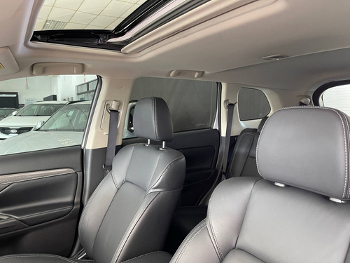 Imagem 8 de 9 de Mitsubishi Outlander 2.0 Mivec Gasolina Hpe Automático
