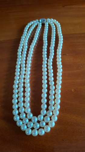 Collar Perlas Tres Vueltas / Espero Ofertas Blanco (Usado)