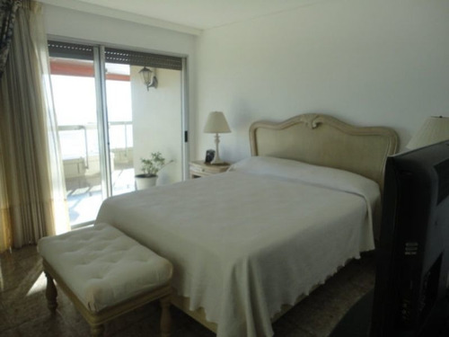 Venta De Apartamento 3 Dormitorios En Playa Mansa