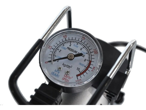 Imagen 6 de 9 de Compresor de aire mini a batería portátil Oregon COM001 35L 150W 12V plateado