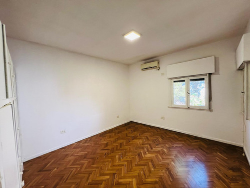 Casa De 3 Ambientes En Alquiler, En San Isidro
