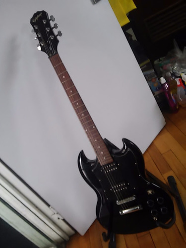 EpiPhone G-310 Sg Electric Guitar Ebony 6 Cuerdas