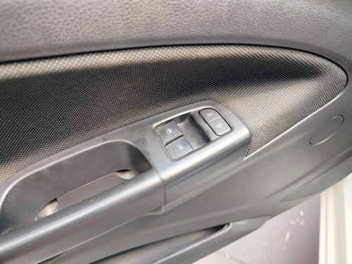 Volkswagen Voyage 1.0 12V MPI TOTALFLEX 4P MANUAL