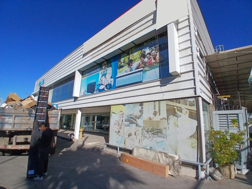 Excelente Local Comercial Para Automotriz En Arriendo