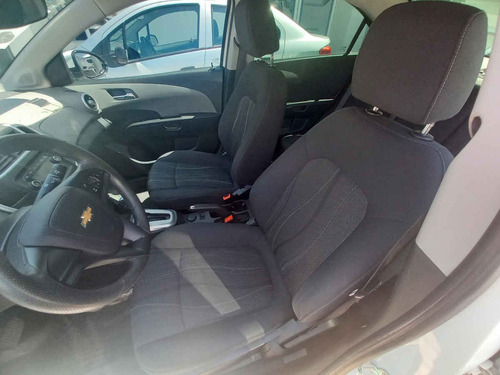 Imagen 8 de 15 de Chevrolet Sonic 2017 4p Lt L4/1.6 Aut