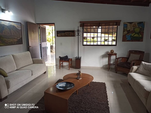 Imagen 2 de 13 de Conjunto Residencial De 3 Viviendas, Ubicado En El Sector Tusmare, Urb. Oripoto,