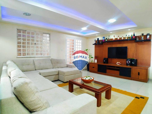 Imagem 1 de 23 de Casa Tríplex 4 Dormitórios 251m² No Bairro Padre Belizário - Ca0668