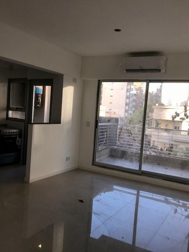Imagen 5 de 16 de Departamento 2 Amb A Estrenar, Al Frente Con Balcón En Venta En Almagro