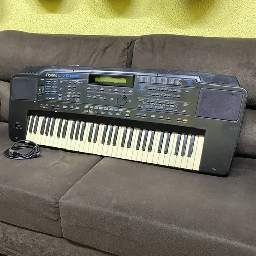 Teclado Roland E-70 Synthesizer Midi 61 Tecla - Sp25