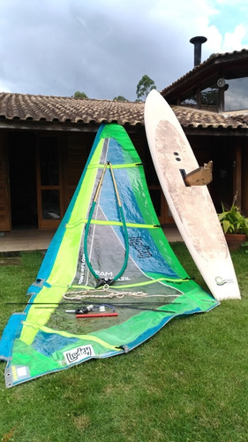 Imagem 4 de 9 de Prancha De Windsurf Antiga Curly Curve