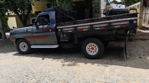 Ford F-1000 4+2