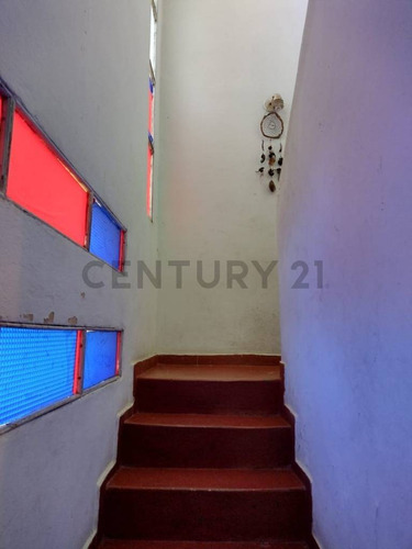 Venta - Casa De 2 Dormitorios - Barrio Parque Casado