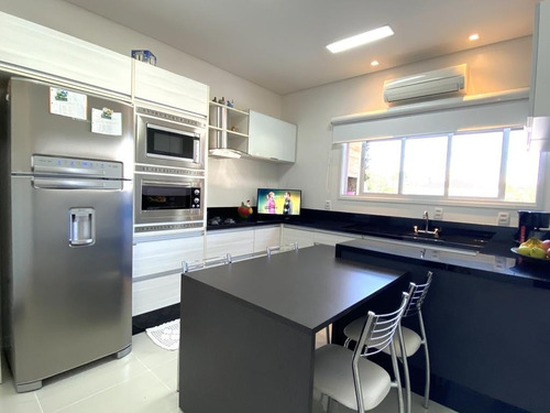 Sobrado No Centro Com 4 Quartos Para Venda, 340 M² - Kr961