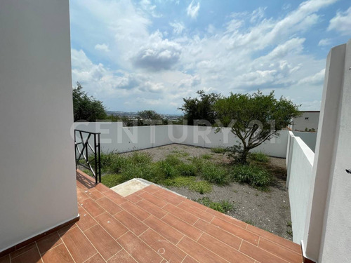 Casa En Venta En Banthí, San Juan Del Río, Querétaro.