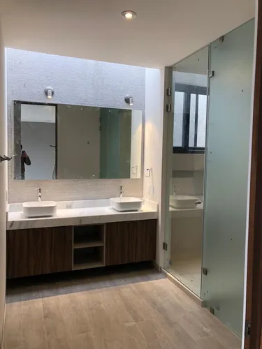 Residencia De Autor En: Altozano, 4ta Recamara En Pb, 5.5 Baños, Cochera Techada