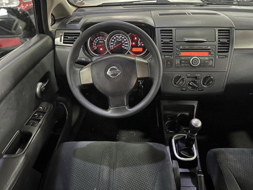 Nissan Tiida 1.8 S 16V FLEX 4P MANUAL