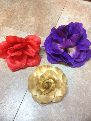 Flor En Tela Prendedor Y Gomita (centro)