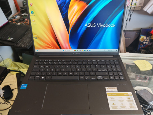 Asus Vivobook 16 X1605va 8ram, 512ssd, Corei5 13va Negro (Usado)