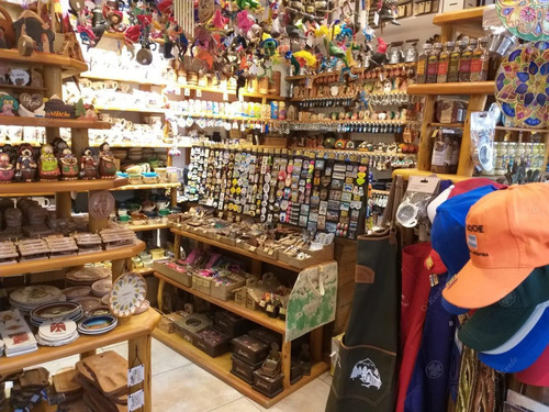 Imagen 3 de 5 de Excelente Local En El Paseo De La Catedral, Bariloche