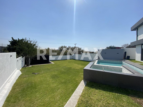 Casa En Venta En Morelos, Fraccionamiento Real De Oaxtepec