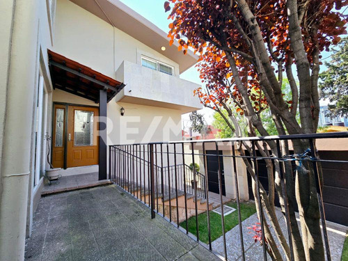 Exclusiva Casa En Venta En Lomas Del Sol: Comodidad Y Ubicación Inmejorable