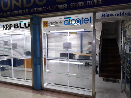 Imagen 5 de 13 de En Alquiler Amplio Local Comercial Con Mezzanina En El Cc Global.