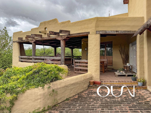Casa En Venta En Mendiolaza, 3 Dormitorios.