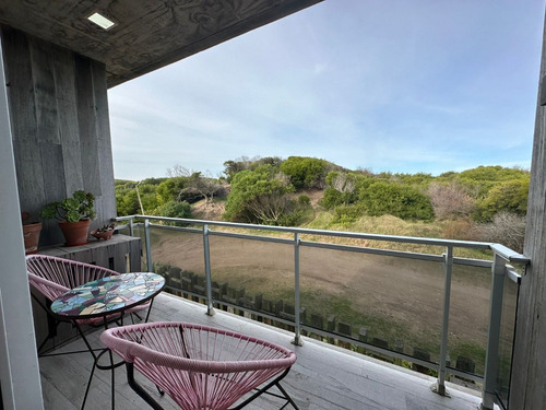 Venta De Departamento Dos Ambientes Ubicado En Edificio Arenas Ii