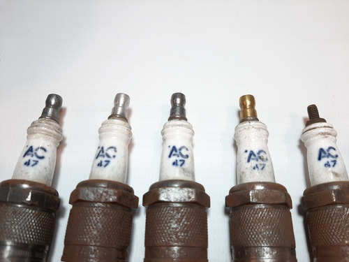 Imagen 3 de 7 de Antigua Bujía Moto Ac 47 Lote X 5 Usadas Ro 1553