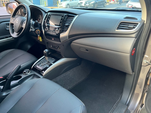 Imagem 8 de 15 de Mitsubishi L200 Triton Sport Hpe 2.4 Marrom 2018