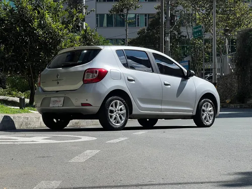 Renault Sandero 1.6 Intens / At
