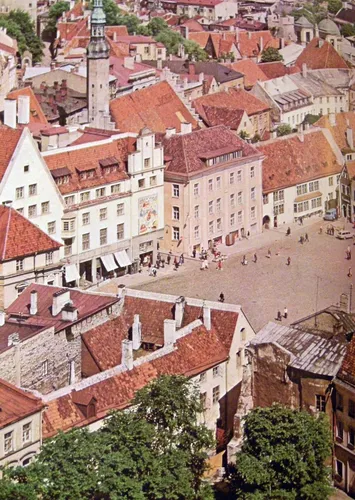 Dimitri Bruns Tallinn Ensembles Architecturaux Et Monuments (Usado)