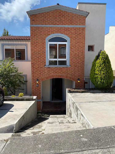 Imagen 1 de 12 de Hermosa Casa En Fraccionamiento Privado