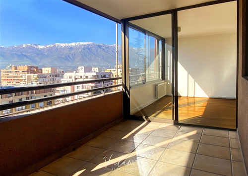 Depto. En Venta 3 Dormitorios Las Condes/ Impecable / Vista
