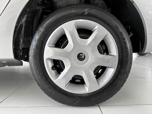 Renault Logan 1.0 Expression
