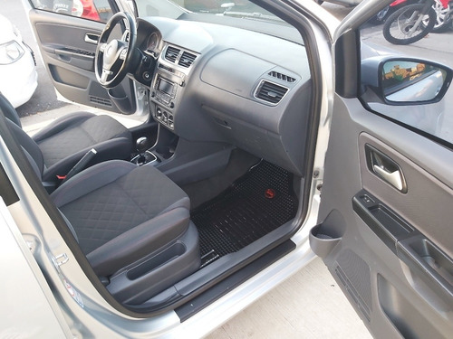 Volkswagen Suran 1.6 Imotion Highline 2014